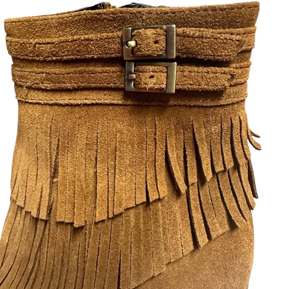 Womens Aerosoles Plumming Bird Fringe Wedge Ankle
Boots - Dark Tan Suede size6.5 - Picture 7 of 15